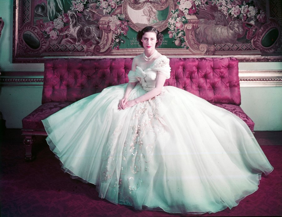 ชุดหรู ชุดออกงาน Princess Margaret in Dior Dress for her 21st birthday, 1951