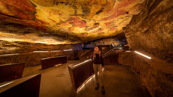 ภาพวาดผนังถ้ำ ถ้ำอัลตามีรา ( Cave of Altamira, Spain )