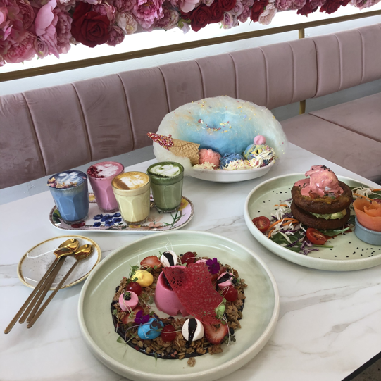 อาหารหลากสี Rainbow pancake – FILA café Australia