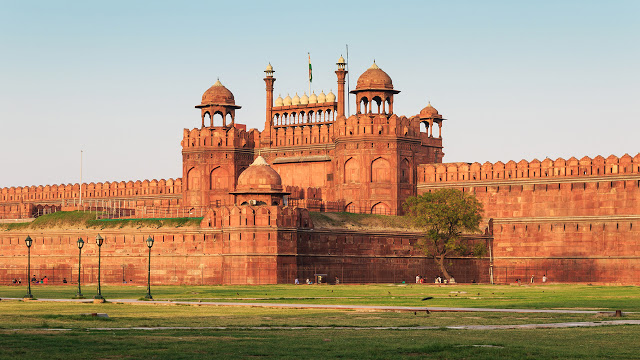บัลลังก์นกยูง Red fort of Delhi