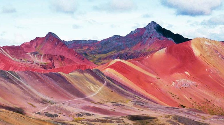 Rainbow World Vinicunca Rainbow Mountain บินิกุนกา ภูเขาสีรุ้งแห่งเปรู