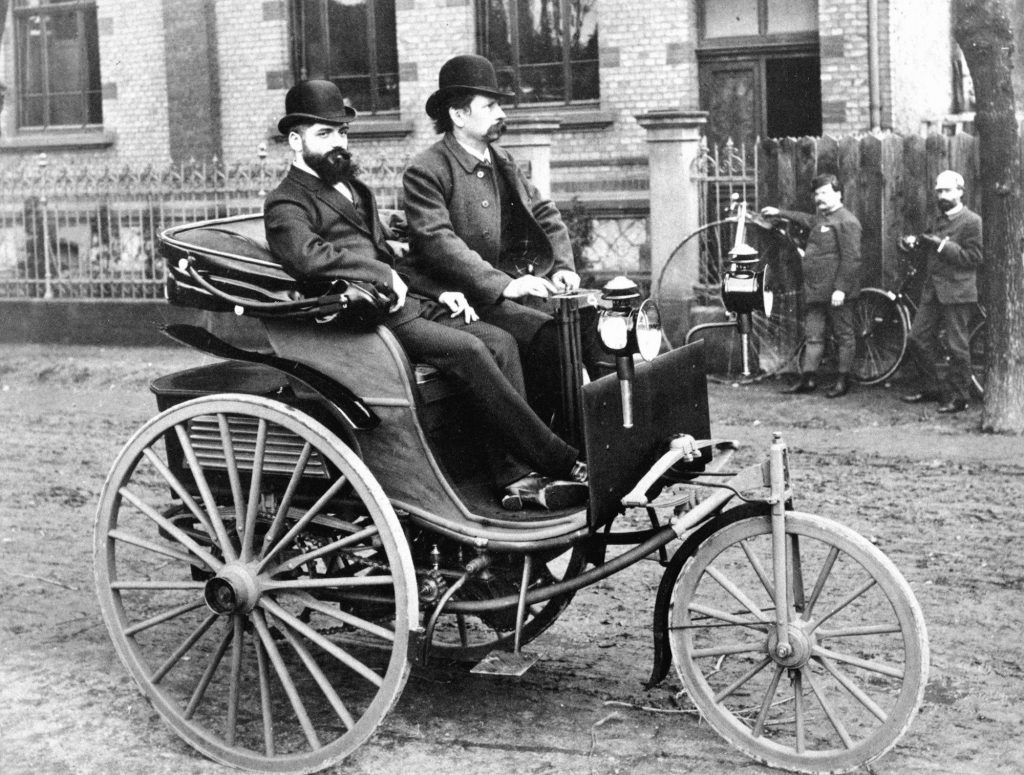 ยานพาหนะ รถยนต์คันแรกของโลก (World’s first car)